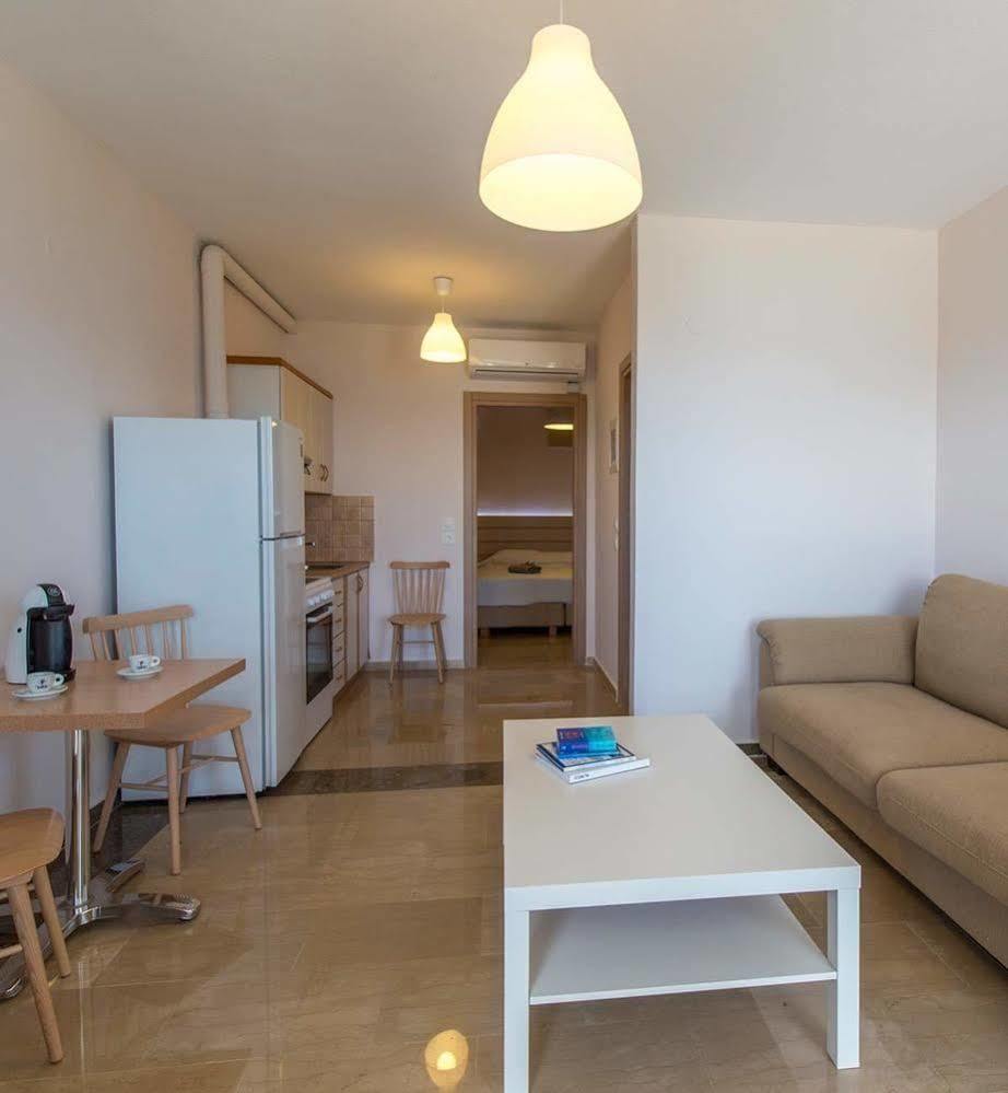 Krouzeri Beach Apartments Katávolos Екстериор снимка